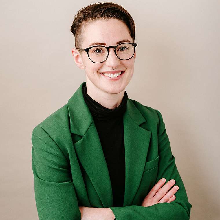 Amy Ellis-Thompson