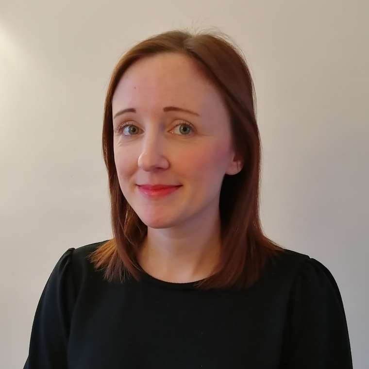 Amy Carlile Headshot
