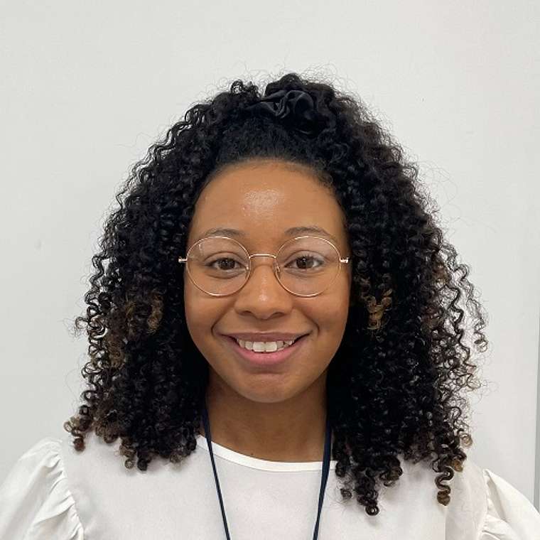 Letesha headshot