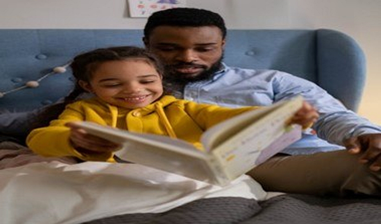 Parent and child reading 2