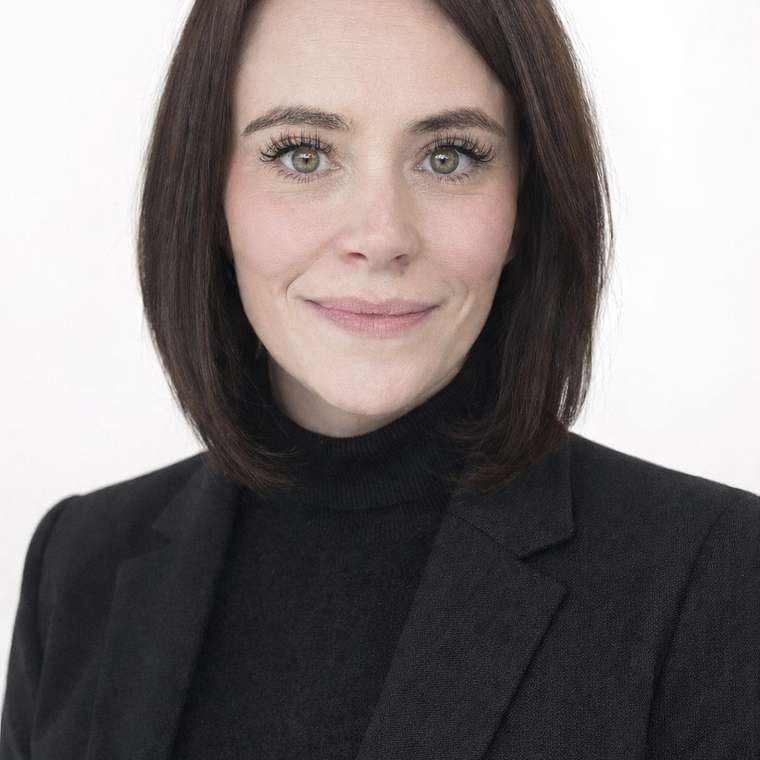 L Gr Headshot